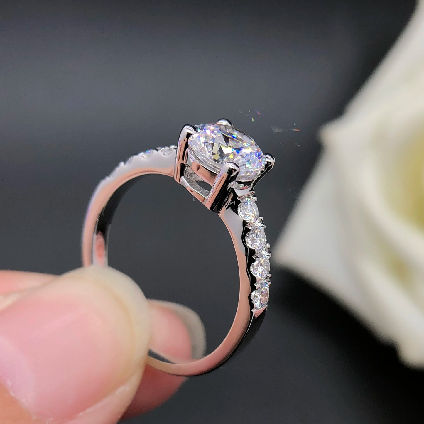 Timeless Elegance: 18K White Gold 1Ct Moissanite Wedding Ring